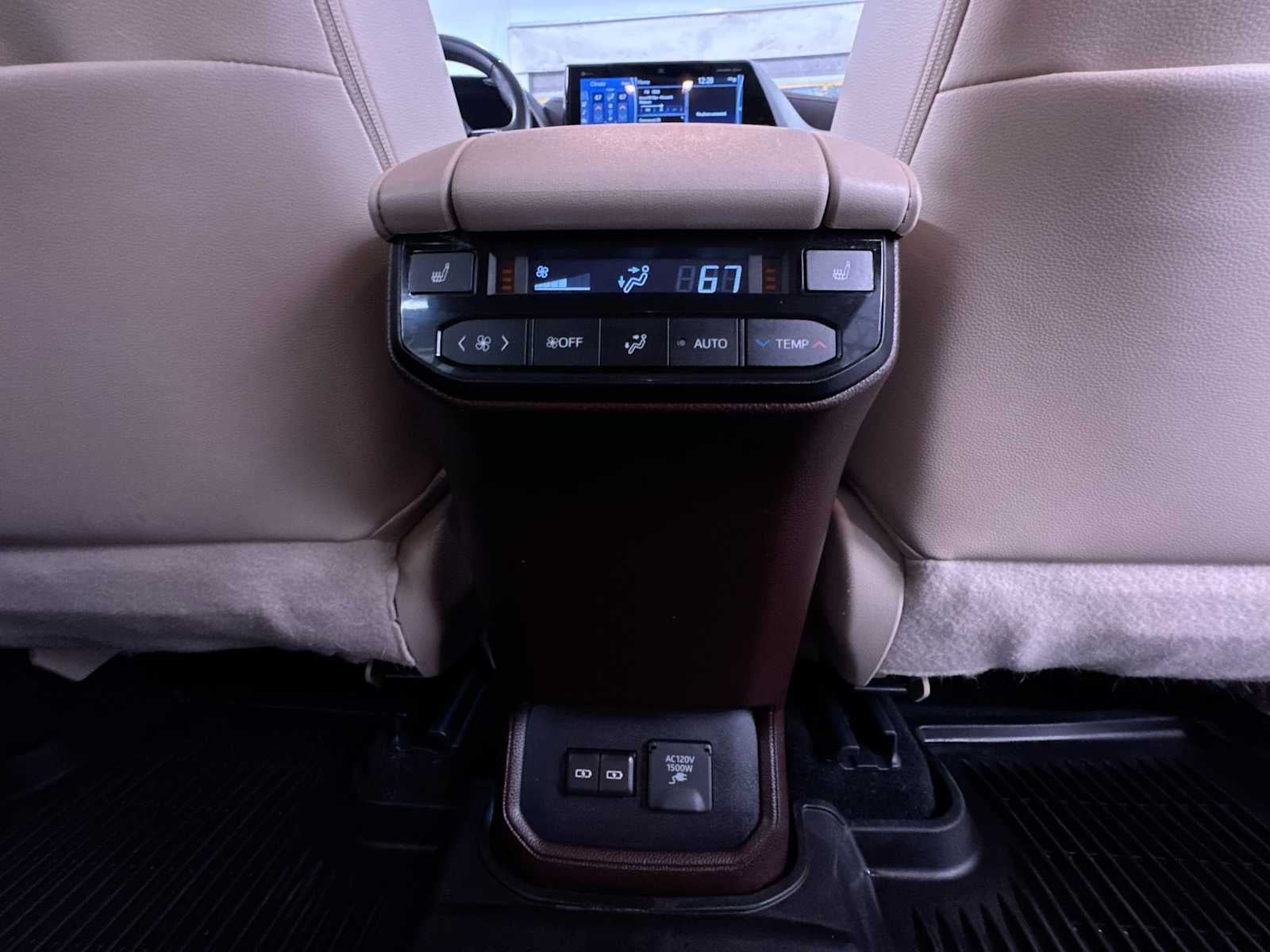 2022 Toyota Highlander Hybrid Platinum