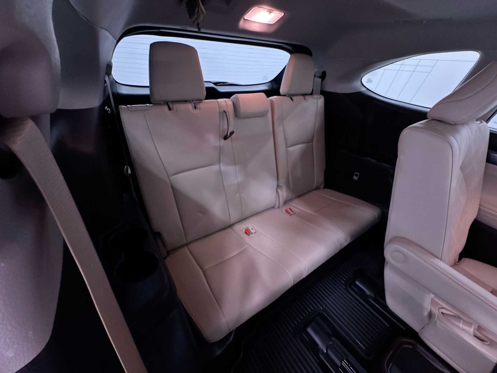 2022 Toyota Highlander Hybrid Platinum