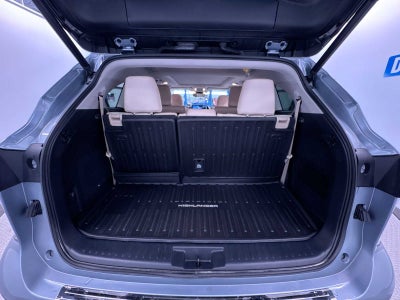 2022 Toyota Highlander Hybrid Platinum