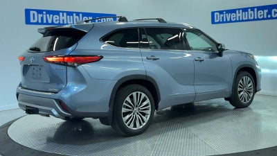 2022 Toyota Highlander Hybrid Platinum
