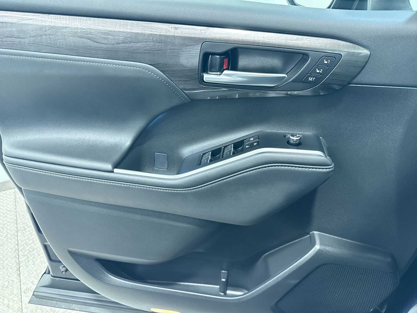 2024 Toyota Highlander Platinum