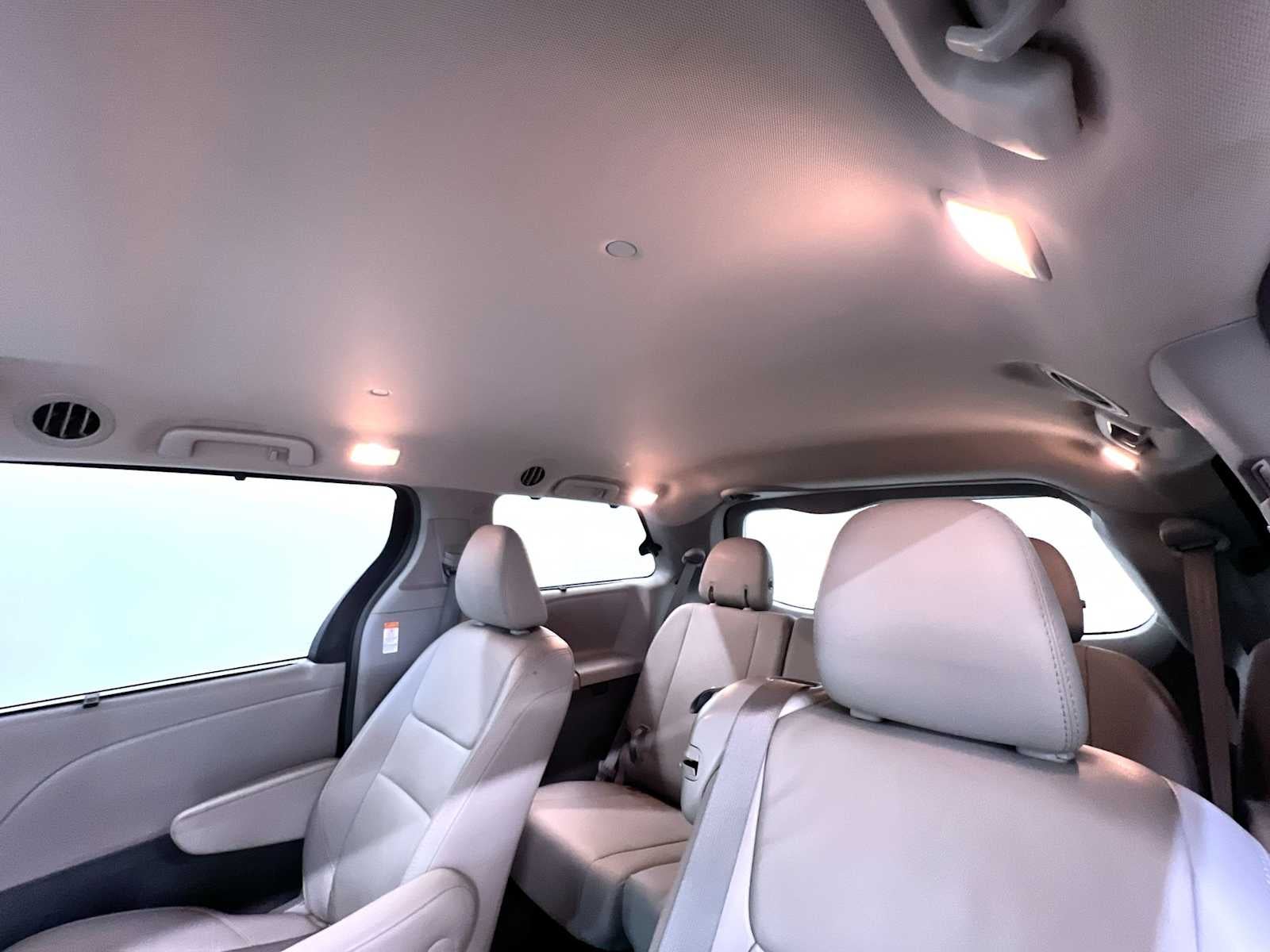 2017 Toyota Sienna XLE