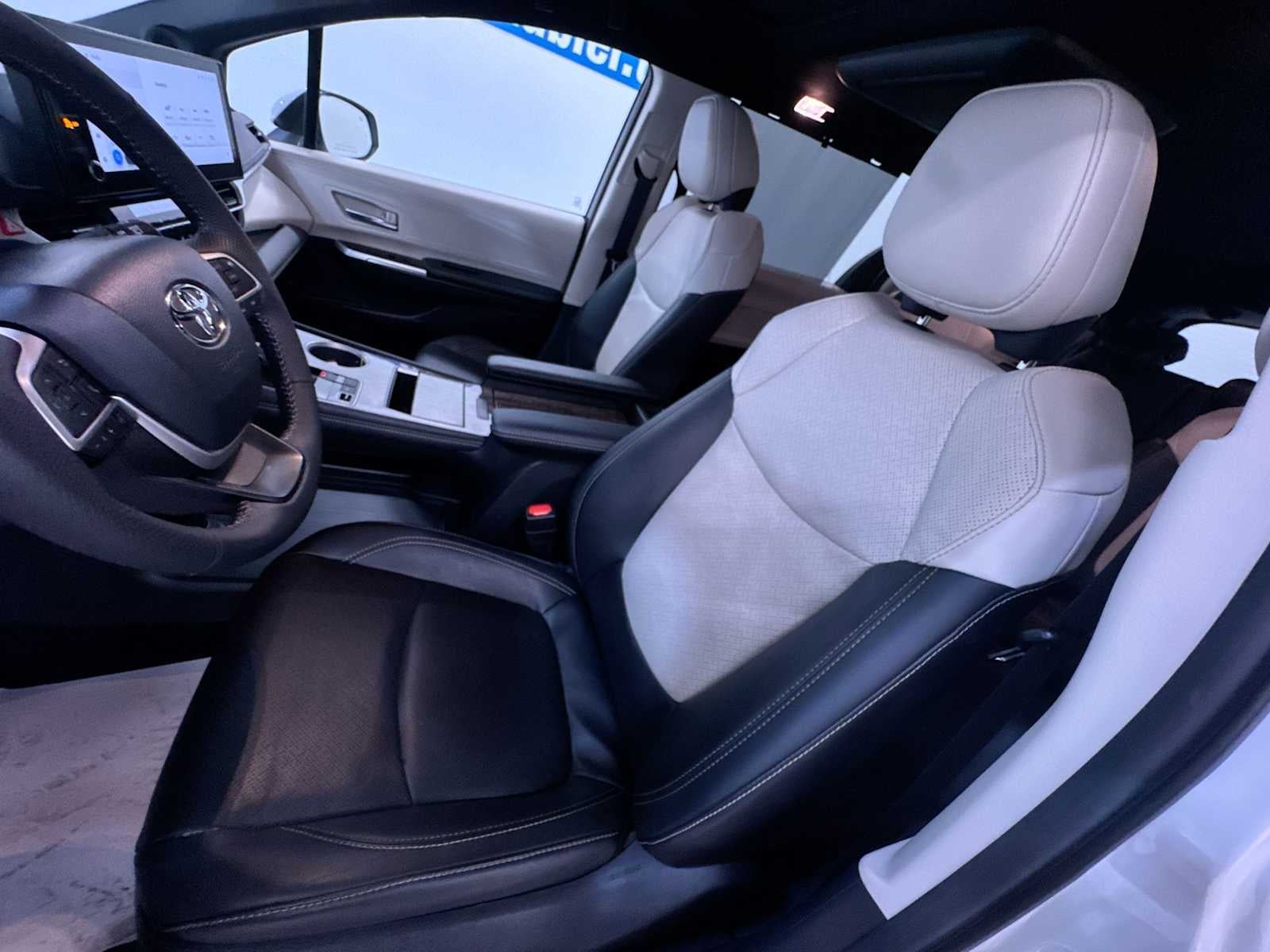 2025 Toyota Sienna Limited