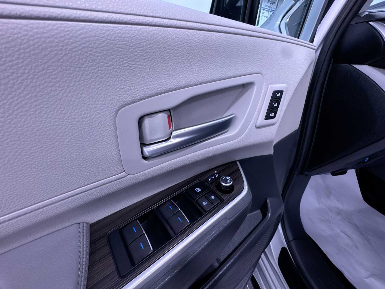2023 Toyota Sienna Limited