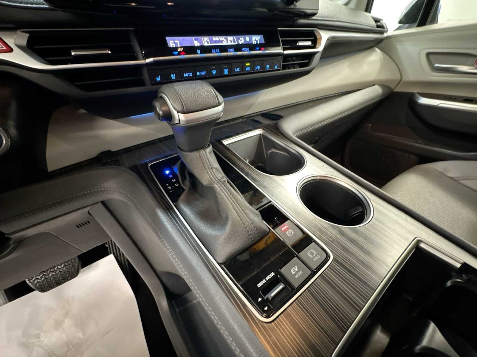 2023 Toyota Sienna Limited