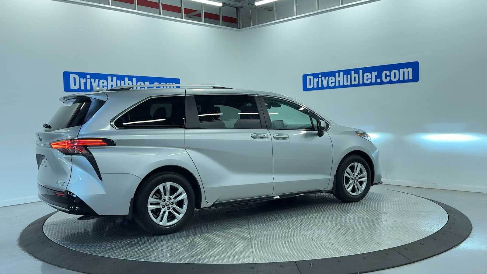 2023 Toyota Sienna Limited
