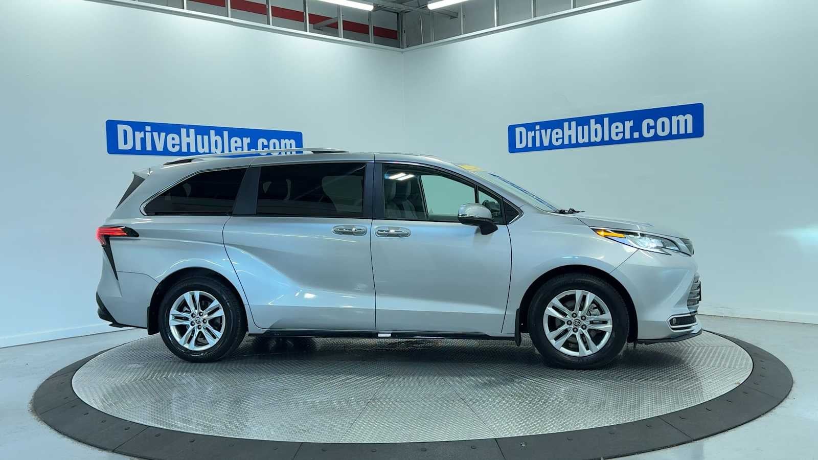 2023 Toyota Sienna Limited
