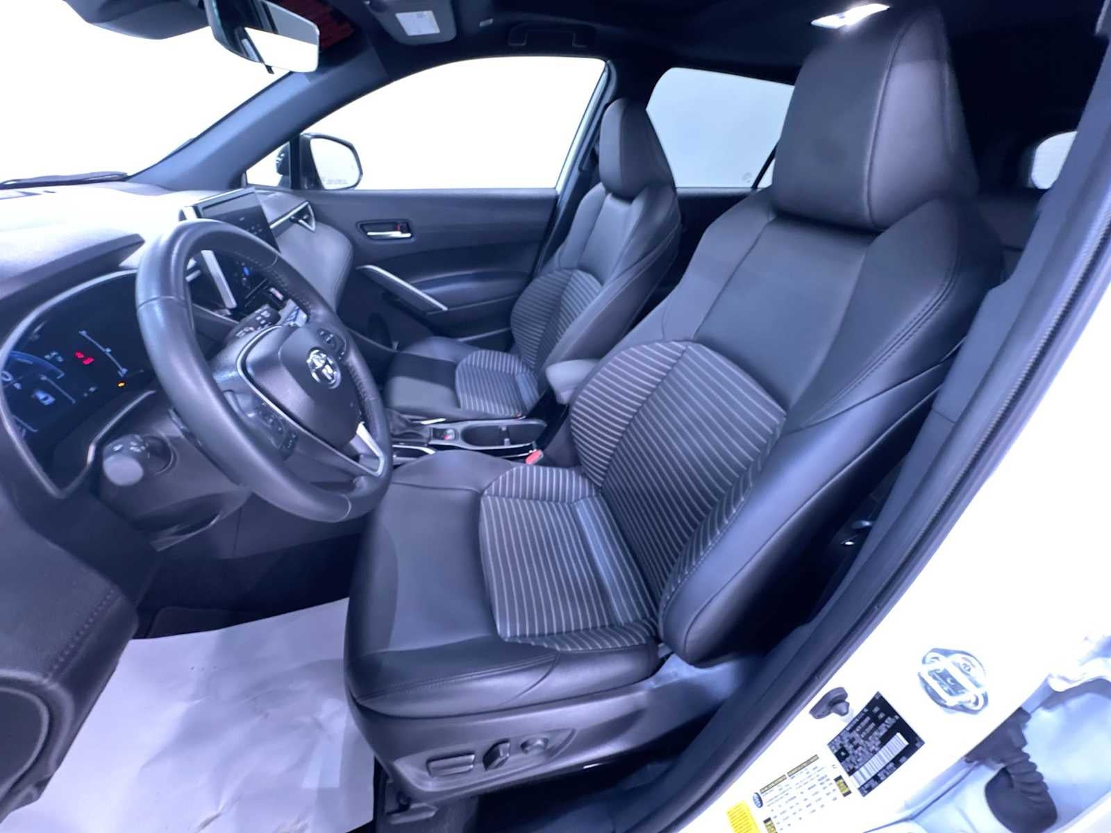 2025 Toyota Corolla Cross Hybrid XSE