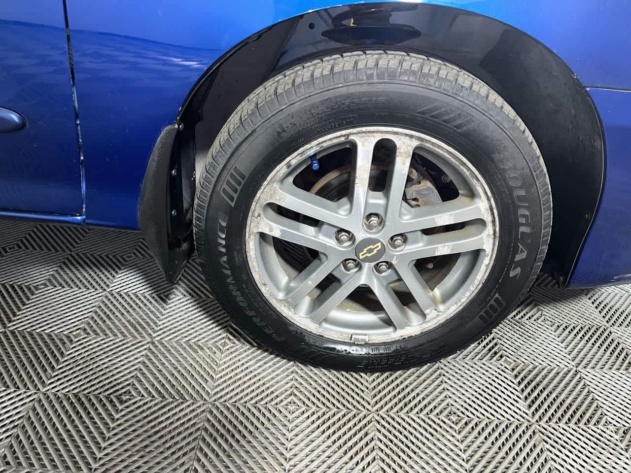 2004 Chevrolet Cavalier Base