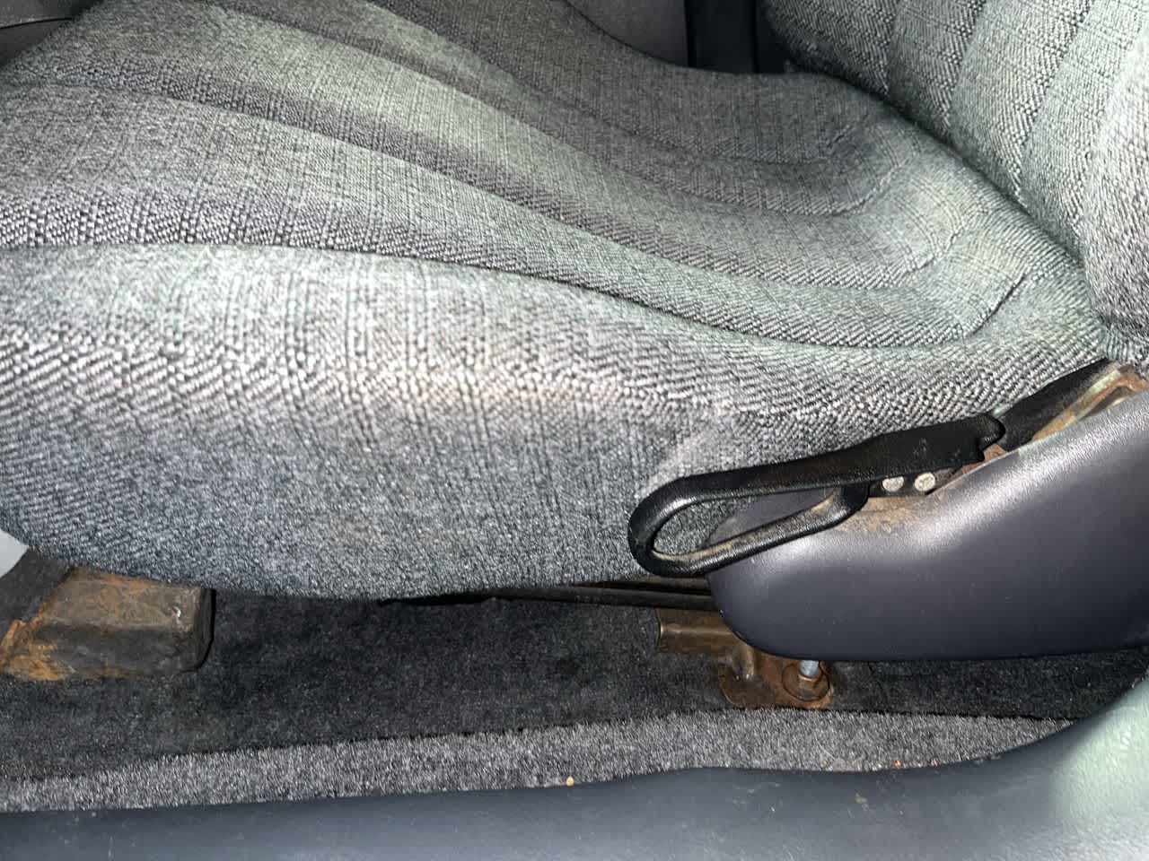 2004 Chevrolet Cavalier Base