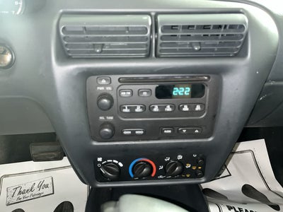 2004 Chevrolet Cavalier Base
