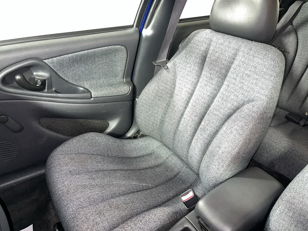2004 Chevrolet Cavalier Base