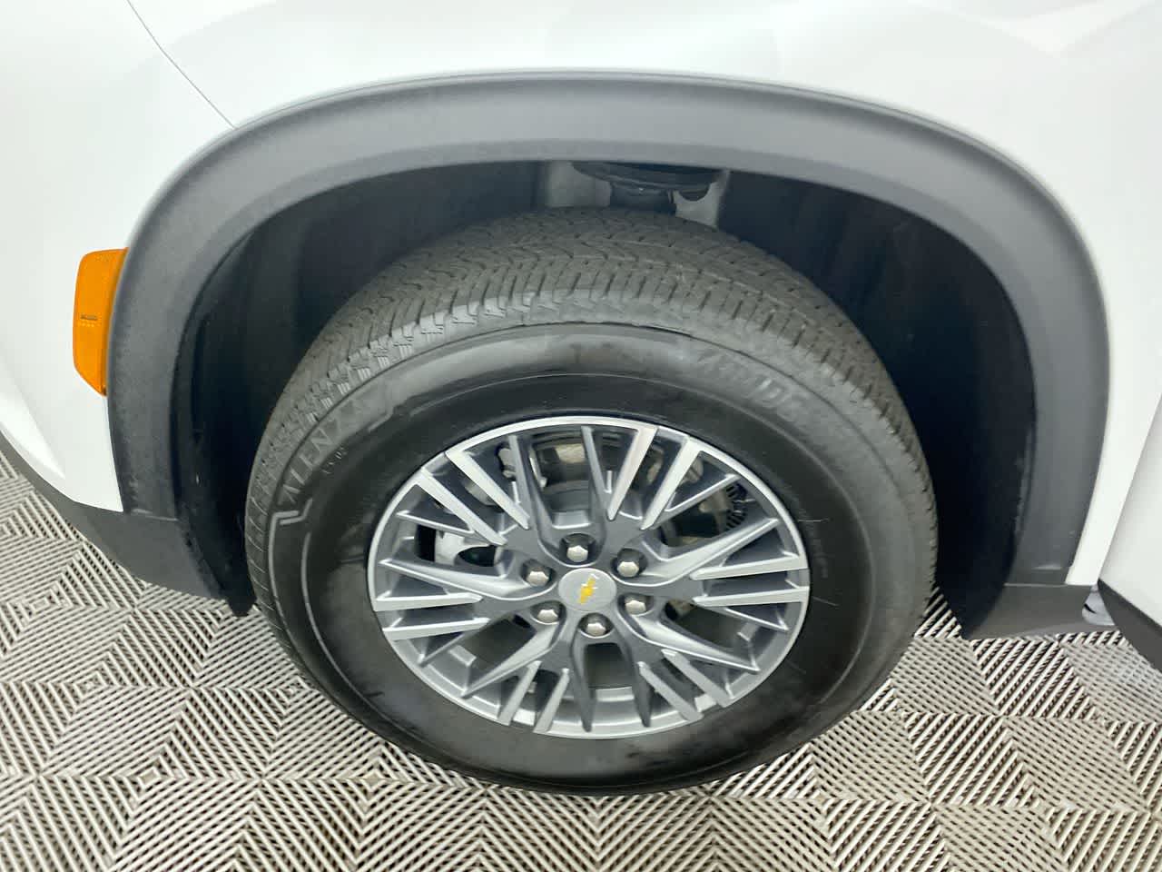 2025 Chevrolet Traverse FWD LT