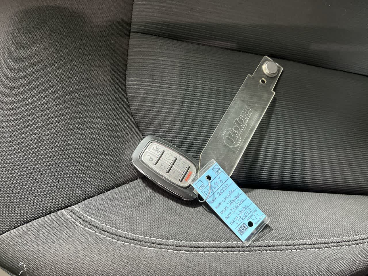 2024 Chrysler Voyager LX