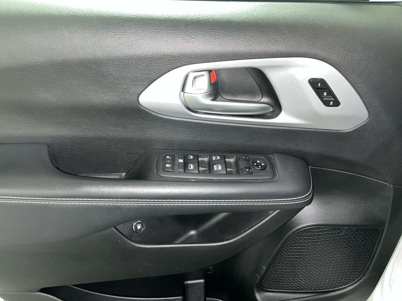 2024 Chrysler Pacifica Hybrid S Appearance Pkg