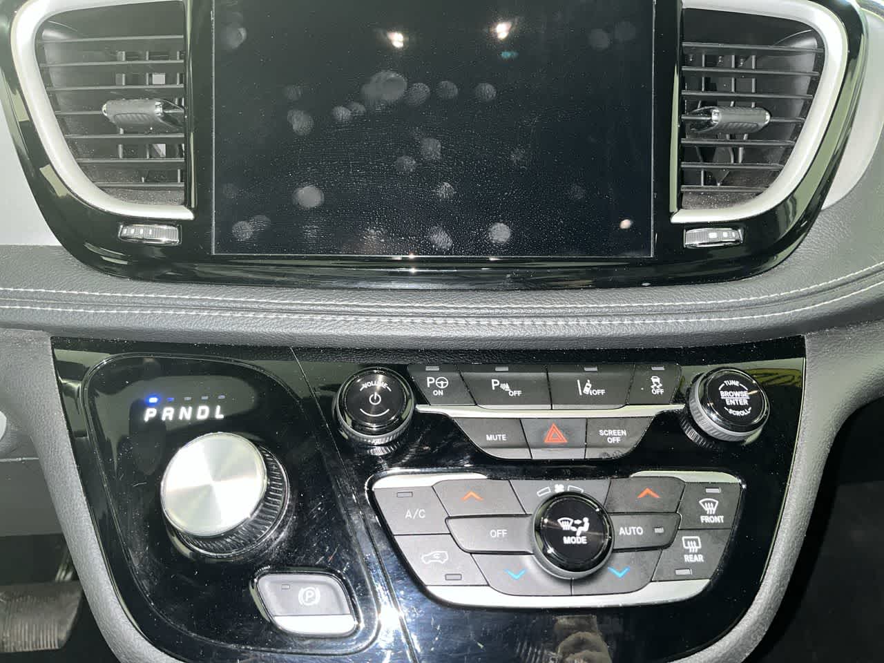 2024 Chrysler Pacifica Hybrid S Appearance Pkg