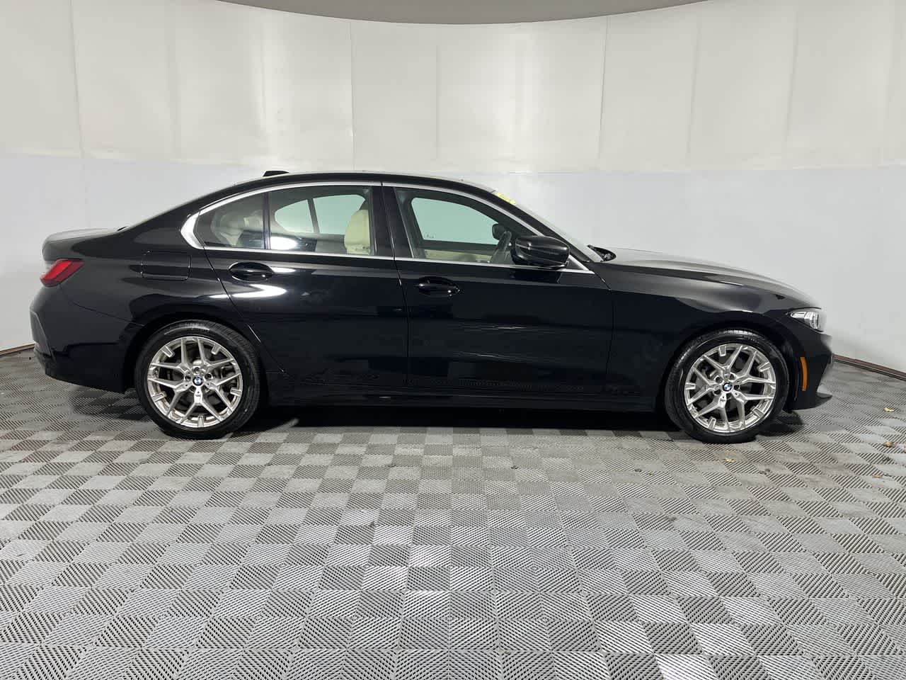 2025 BMW 330i 330i