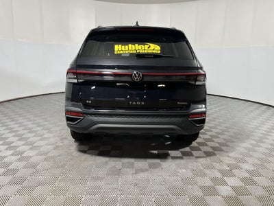 2025 Volkswagen Taos SE Black