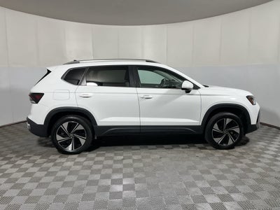 2025 Volkswagen Taos SE
