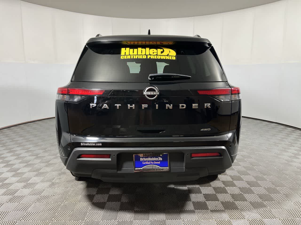 2025 Nissan Pathfinder SV
