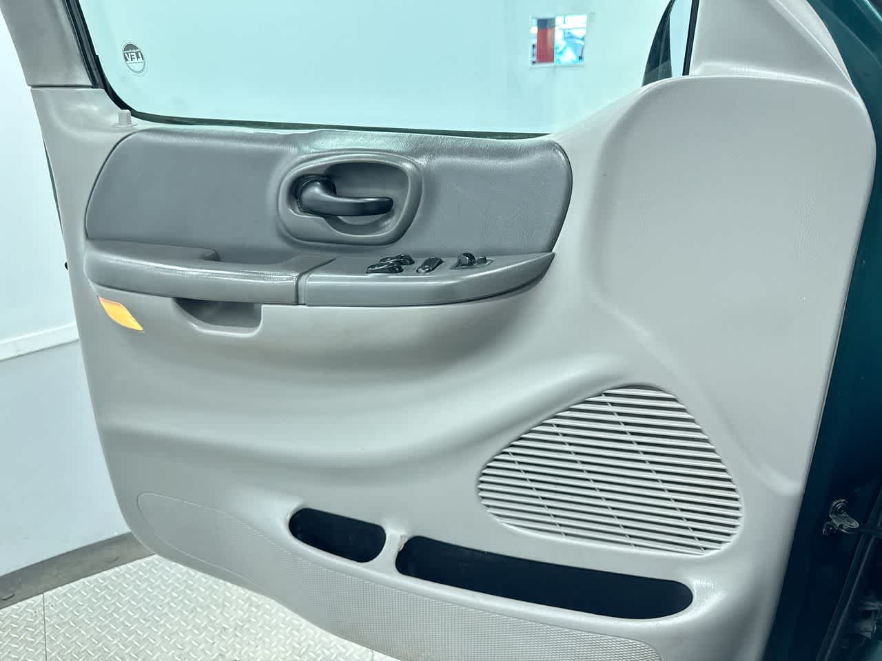 2000 Ford F-150 Work Series XL