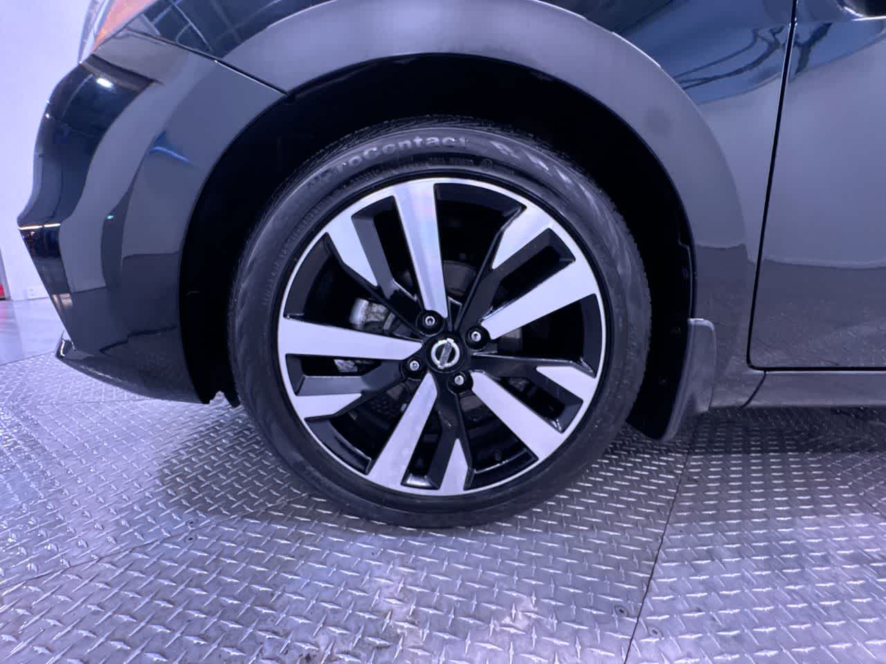 2022 Nissan Versa SR