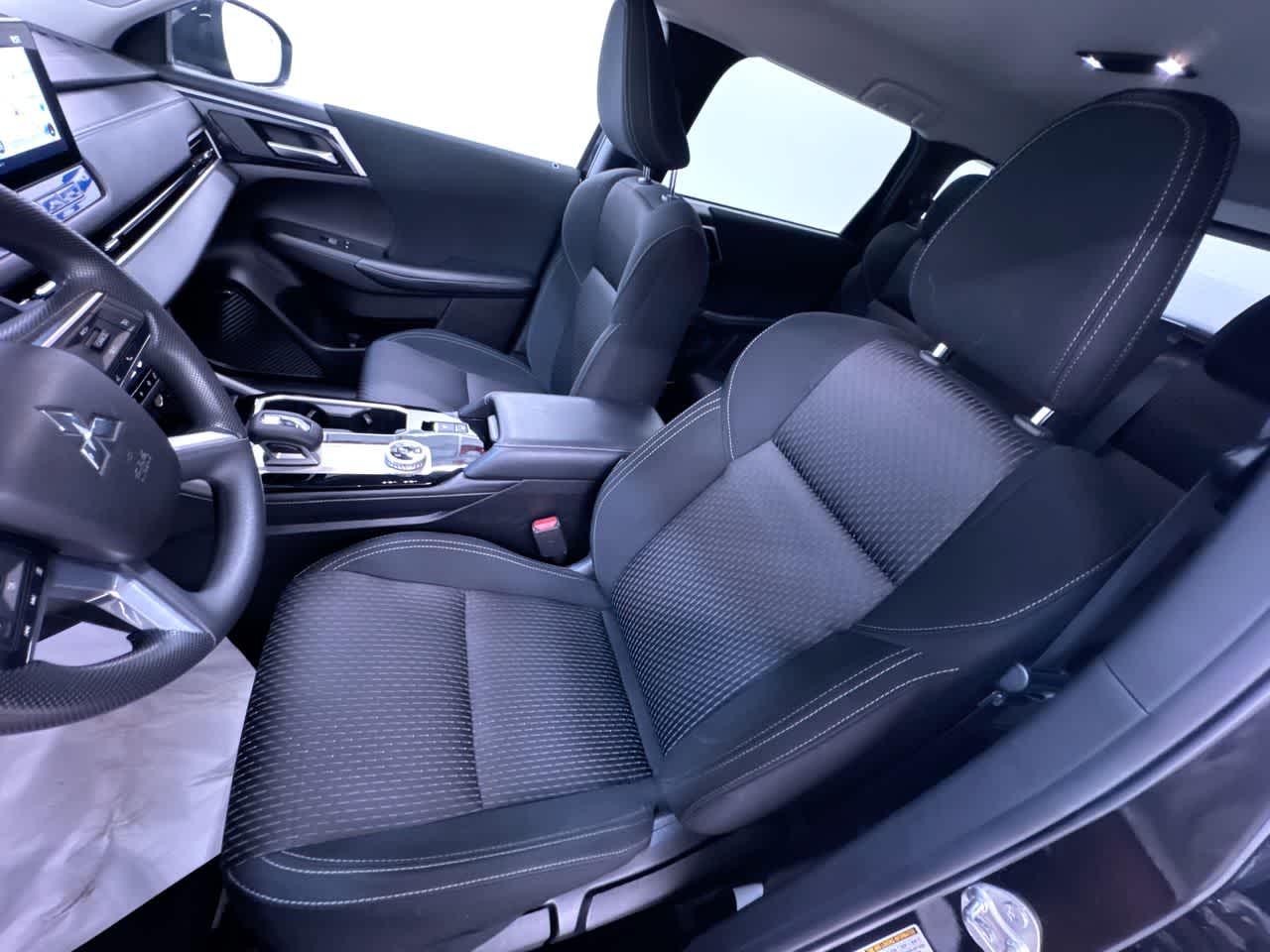 2025 Mitsubishi Outlander ES