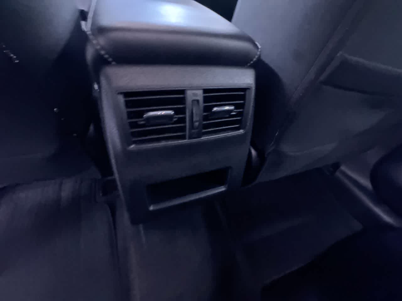 2025 Mitsubishi Outlander ES