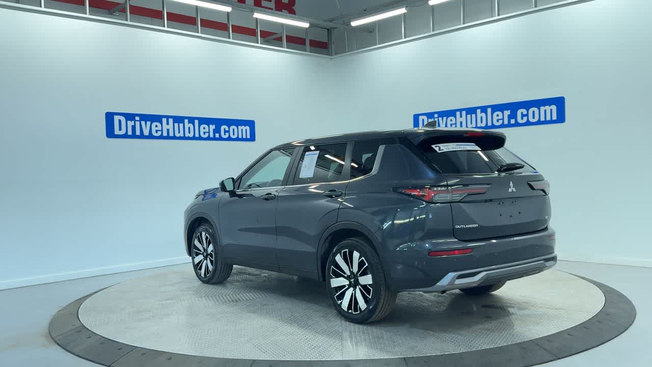 2025 Mitsubishi Outlander SE