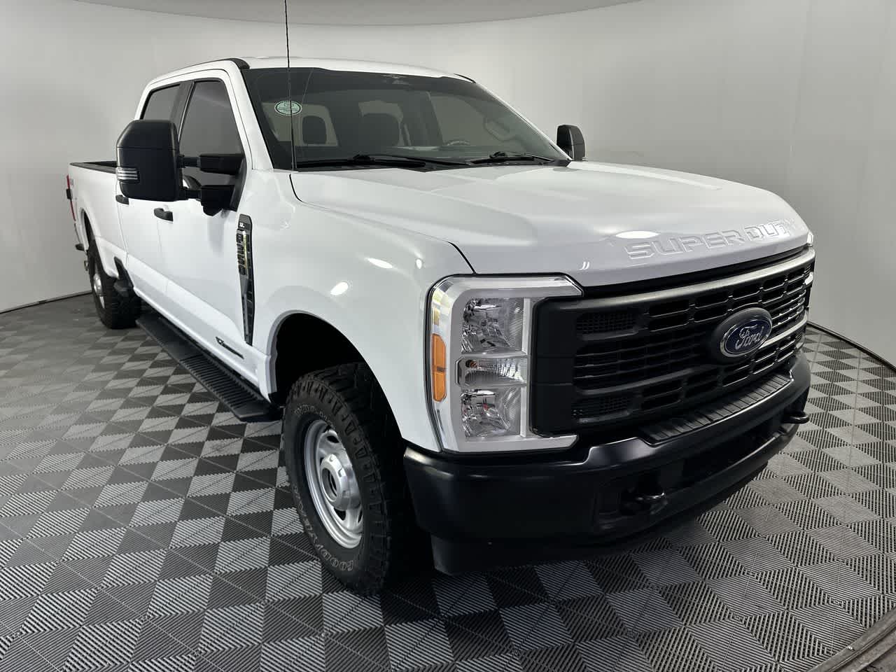 2023 Ford Super Duty F-350 SRW Pickup XL