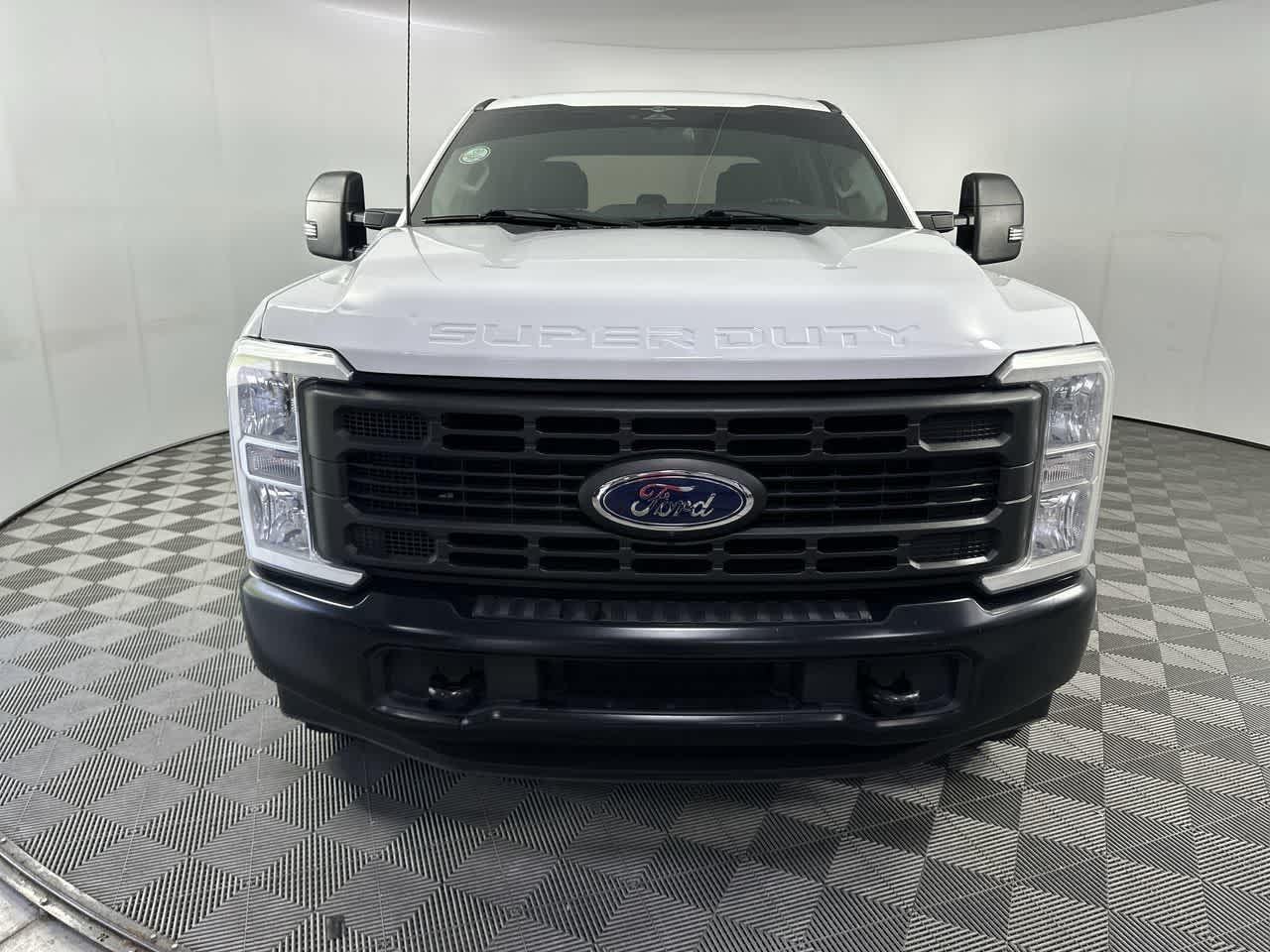 2023 Ford Super Duty F-350 SRW Pickup XL