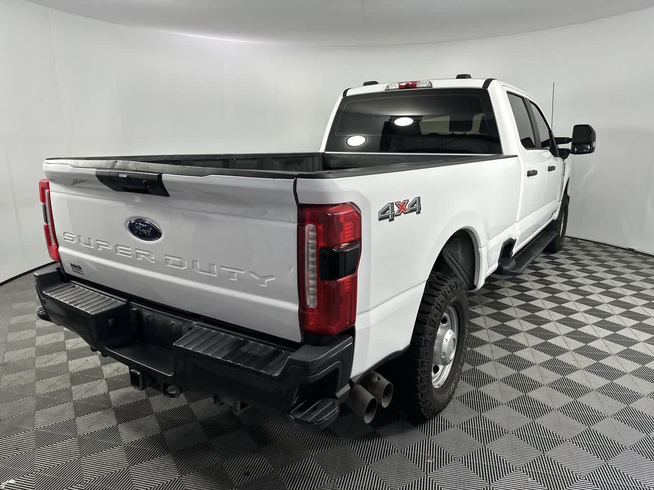 2023 Ford Super Duty F-350 SRW Pickup XL
