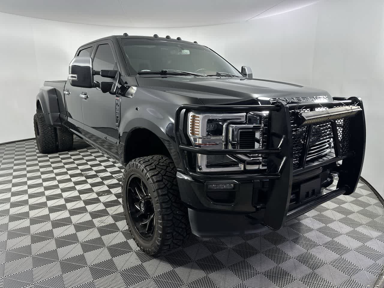 2022 Ford Super Duty F-350 DRW Platinum