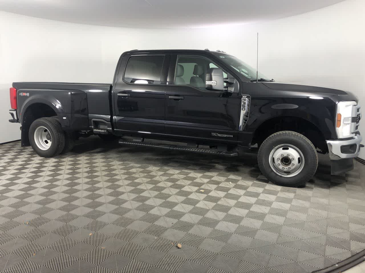 2025 Ford Super Duty F-350 DRW XLT