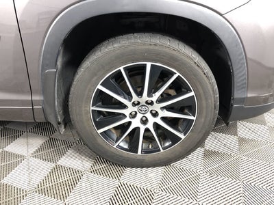 2017 Toyota Highlander SE