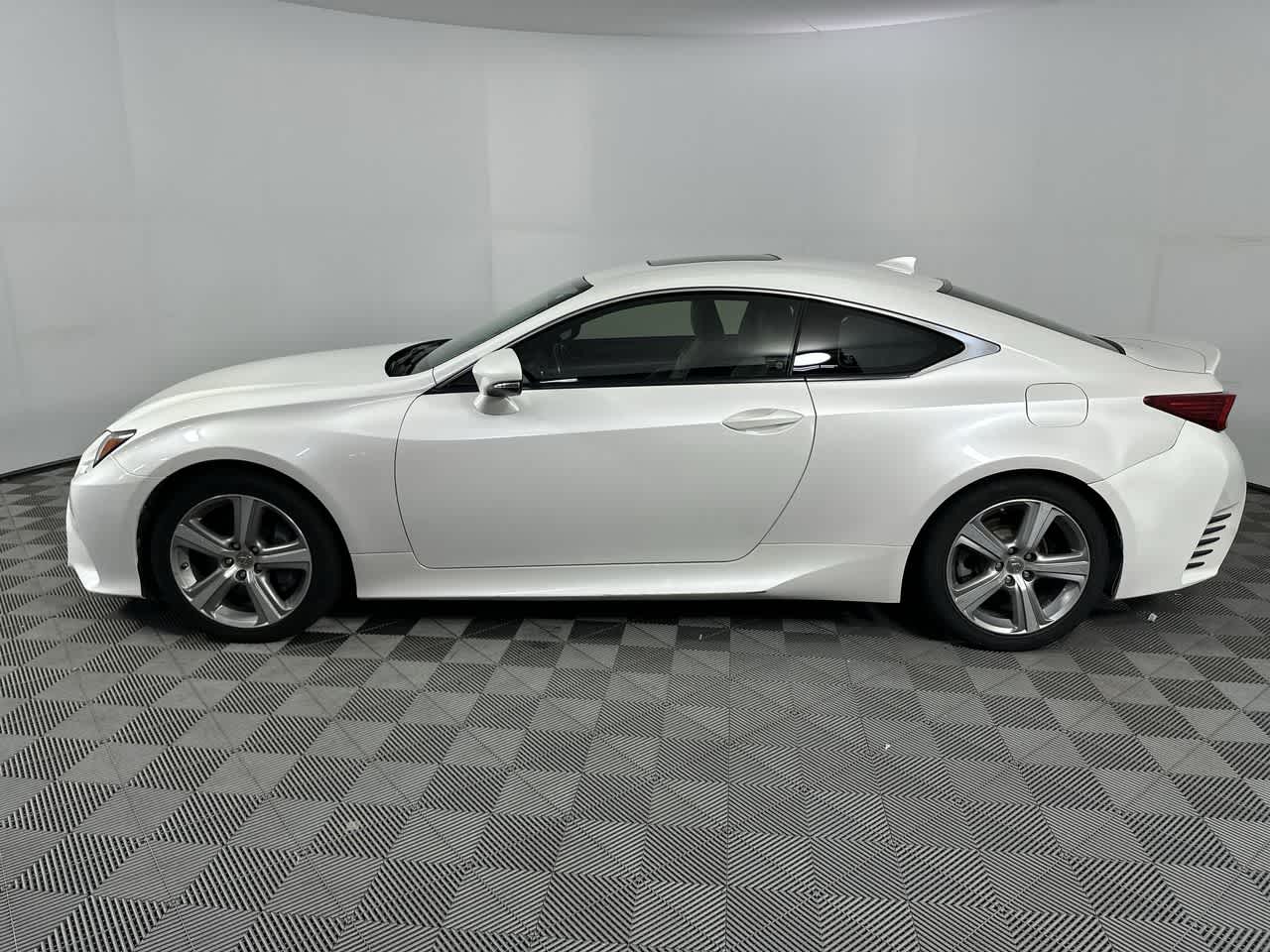 2016 Lexus RC 200t 2dr Cpe