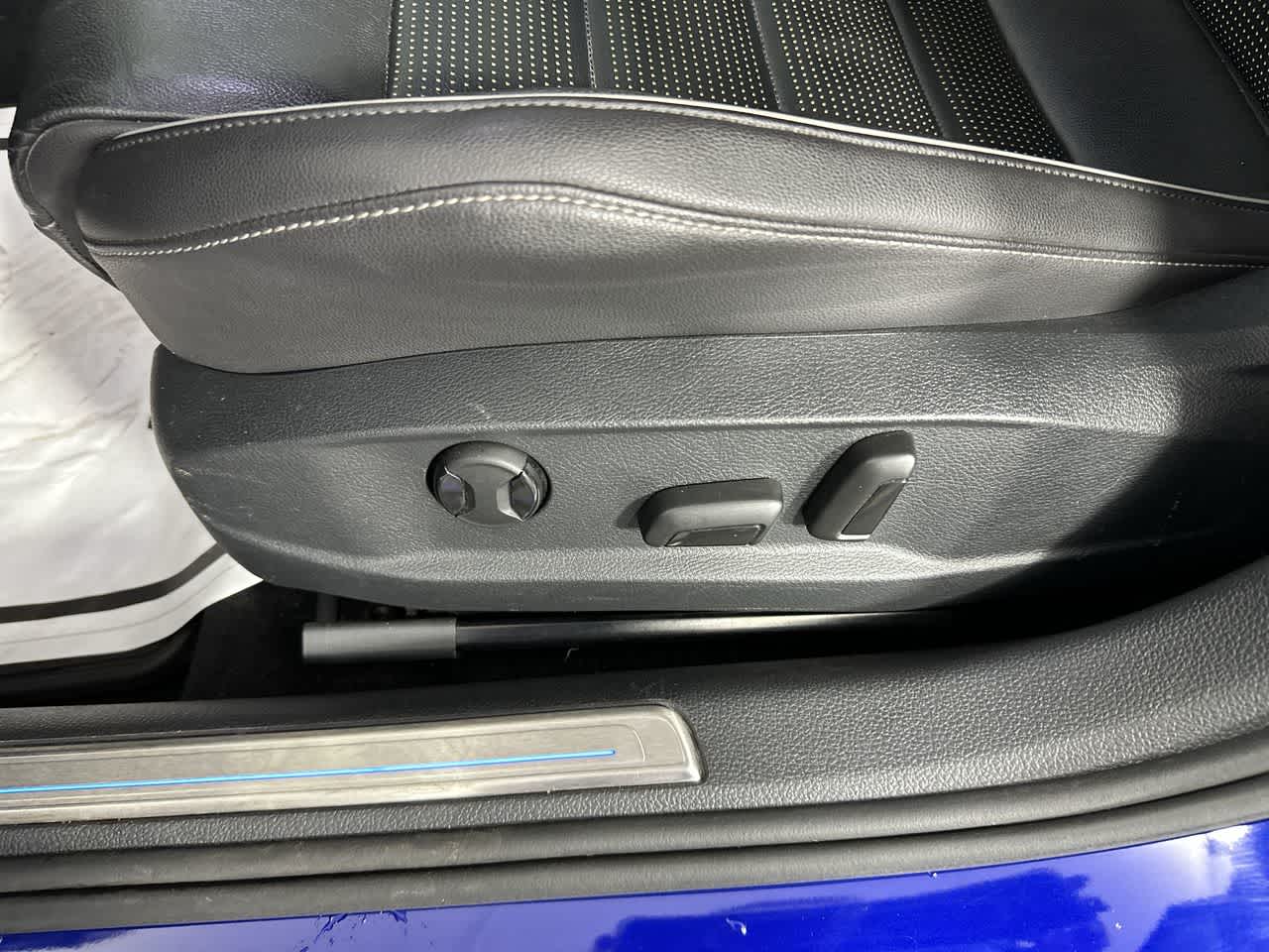 2019 Volkswagen Golf R 2.0T Manual w/DCC/Nav