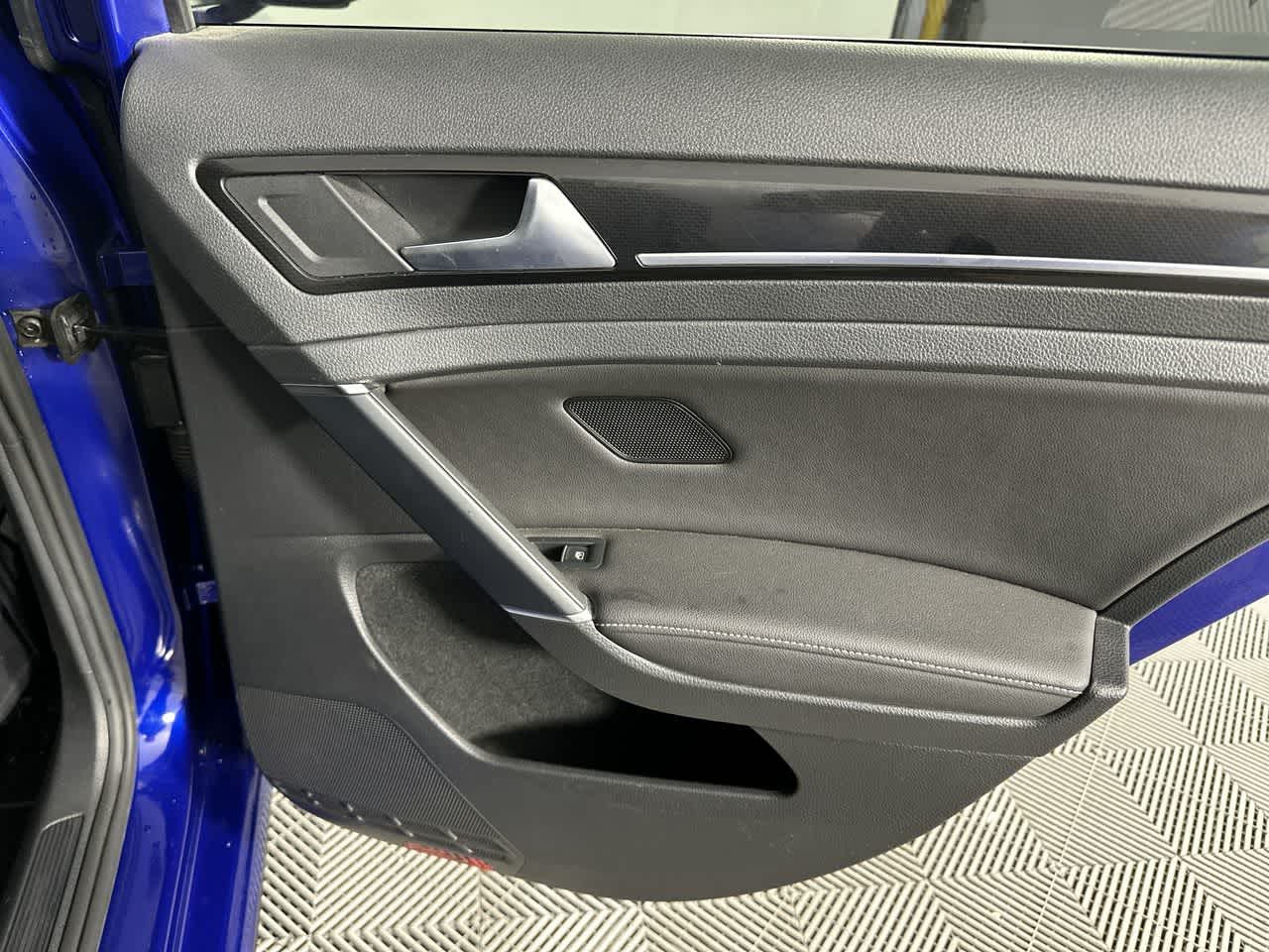 2019 Volkswagen Golf R 2.0T Manual w/DCC/Nav